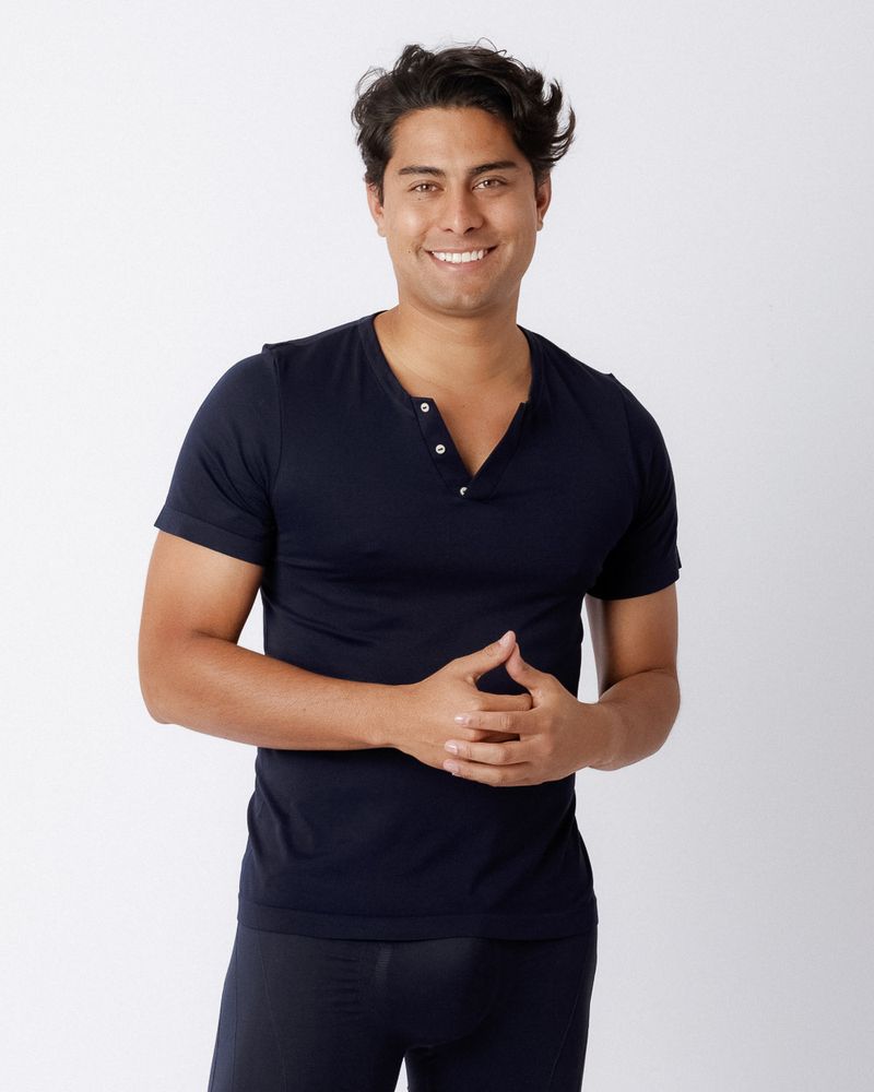 Camiseta-azul-oscura-botones-Donatelo-hombre-CHT