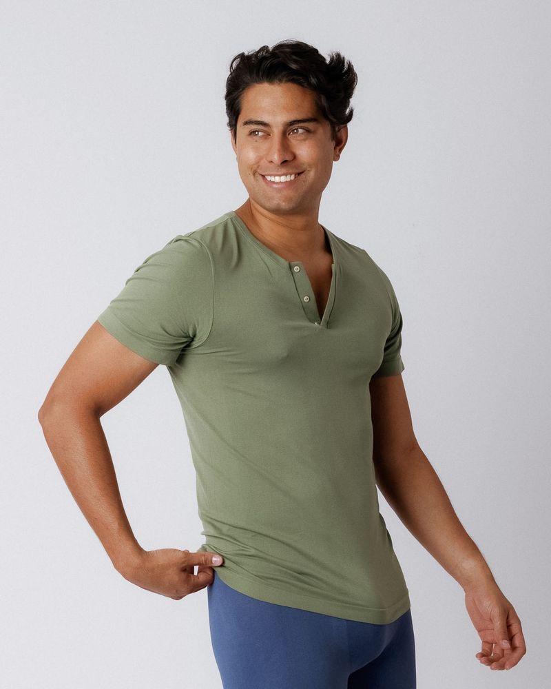 Camiseta-gris-botones-Donatelo-hombre-CHT